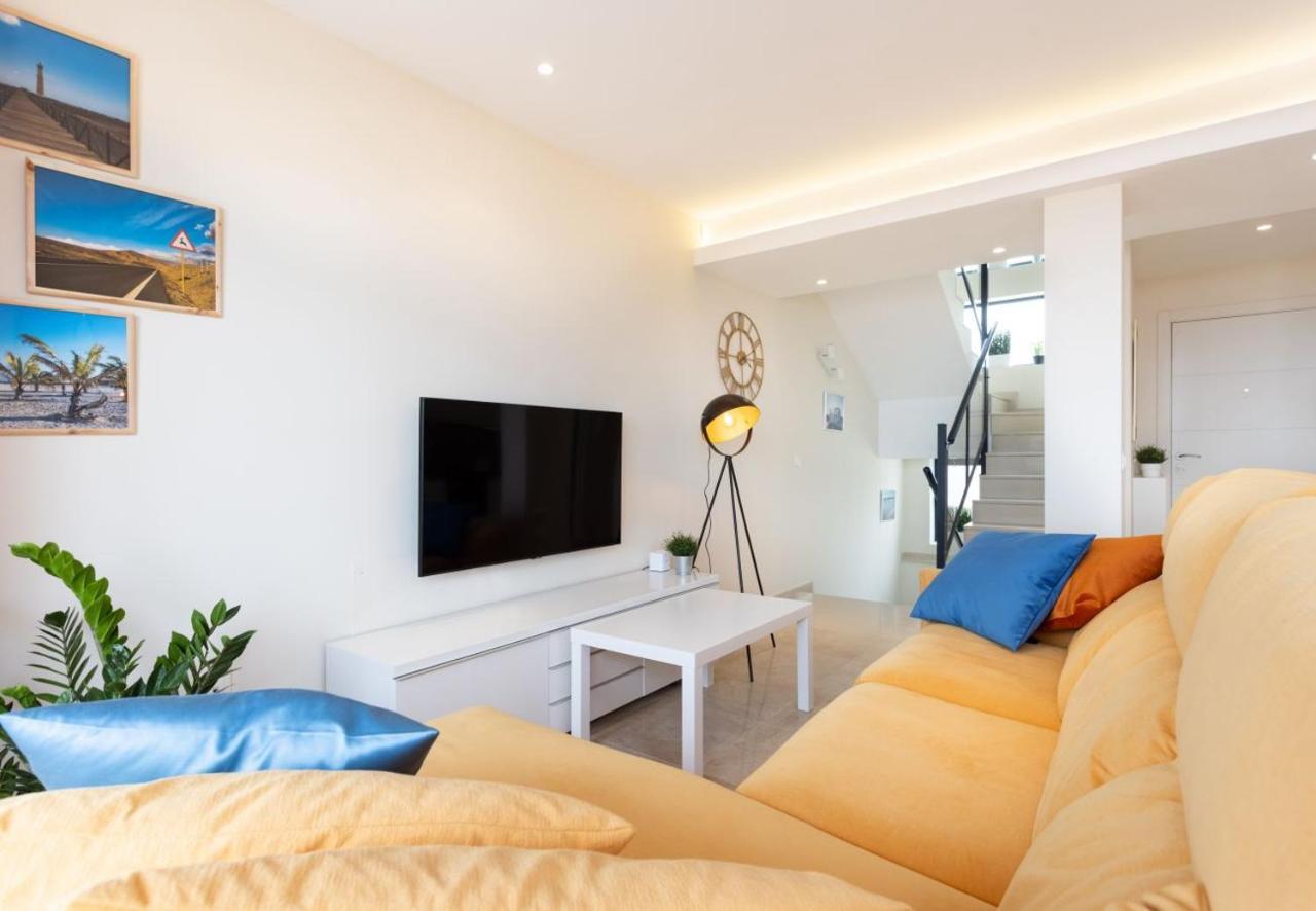 Sunny Castillo Apartment コスタ・デ・アンティグア エクステリア 写真